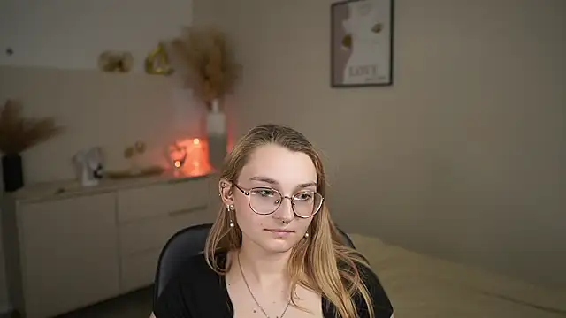 Sophielux18 webcam