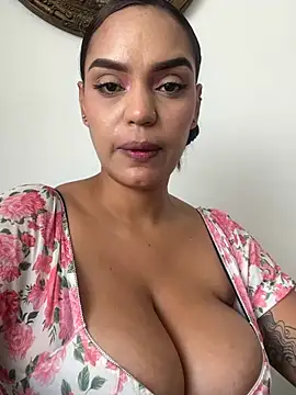 Sara-77 webcam