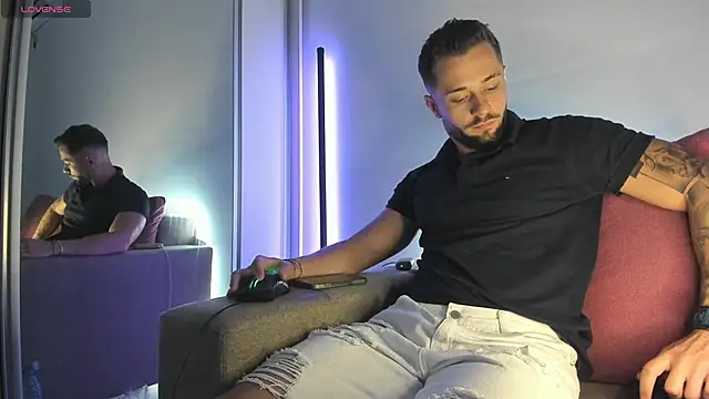 nicholasX1 live cam on StripChat