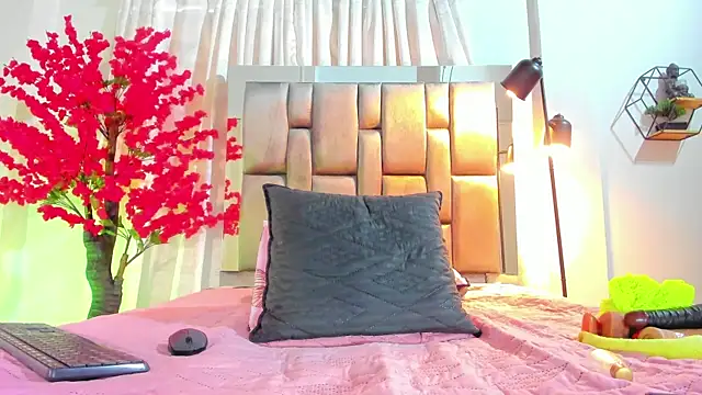 milfhorny_69 webcam
