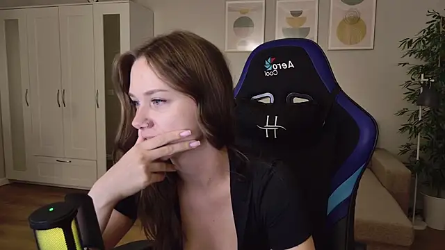 alexa_feels_ webcam