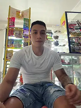 OliverWest04 webcam