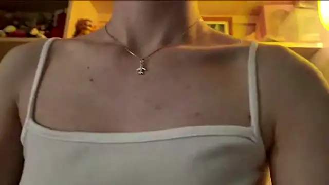 CarolineNine webcam