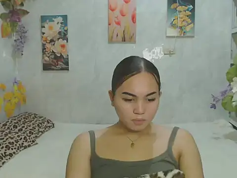 ur_asiankat webcam