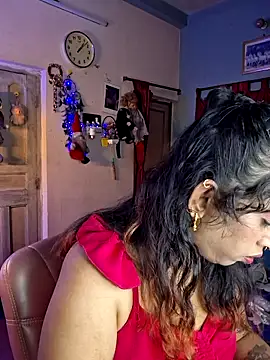 Poisonou5 live cam on StripChat