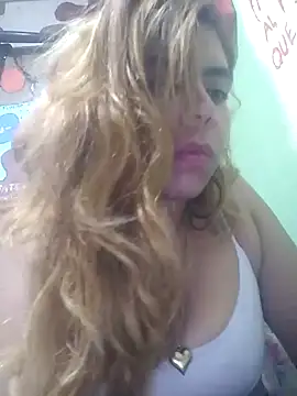 Apineapple07 live cam on StripChat