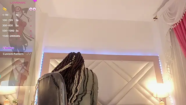Bella_Roussee live cam on StripChat