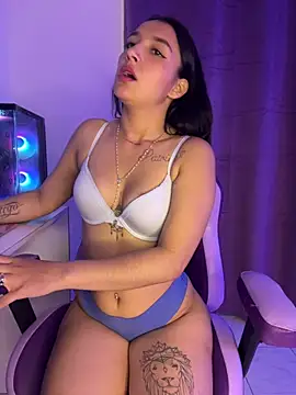 Megaan_11 webcam