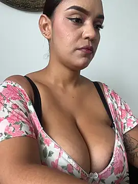 Sara-77 webcam