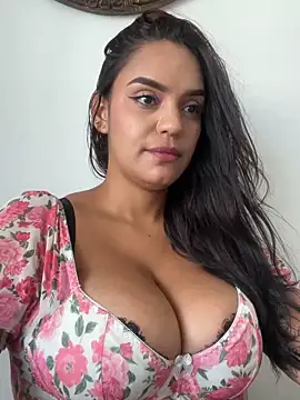 Sara-77 webcam