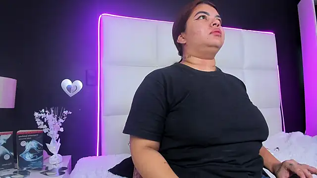 Gigi_duran webcam
