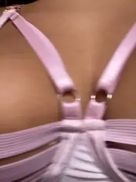 MayaMoanXXX webcam