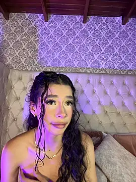 ChloeRosses webcam