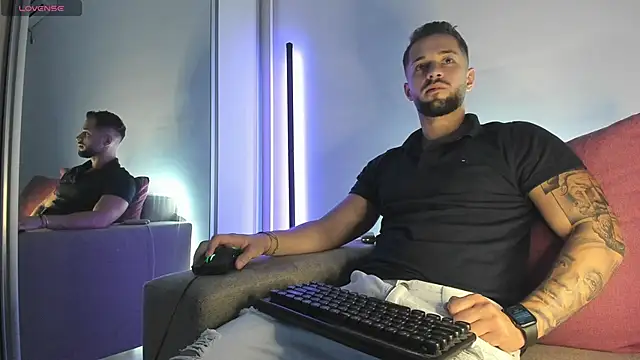nicholasX1 webcam