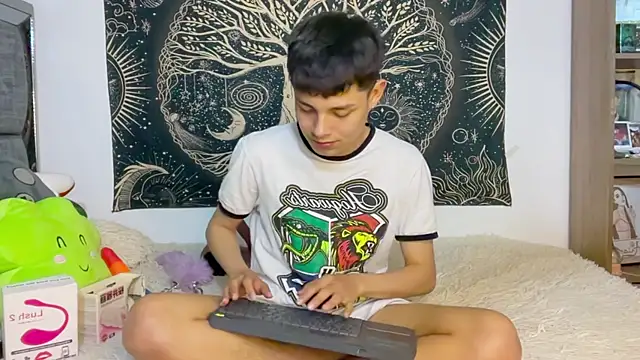 Bldavioro45 - Male webcam sex chat