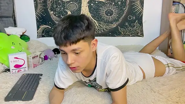 Bldavioro45 - Male webcam sex chat
