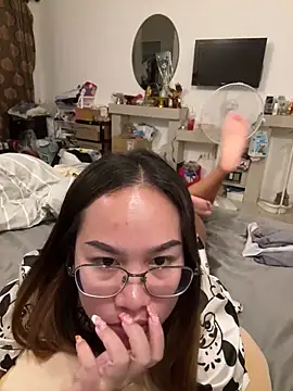 Ponthip webcam