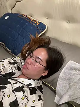 ponthip (F young) - Show my ass