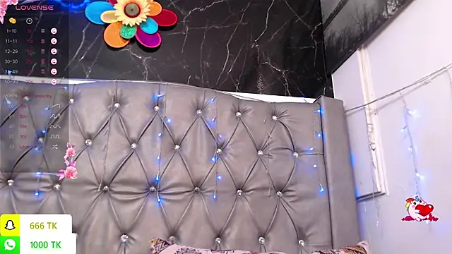 LAILAGUMMY webcam