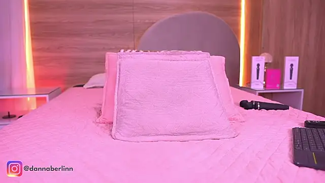 danna_berlin_ live cam on StripChat
