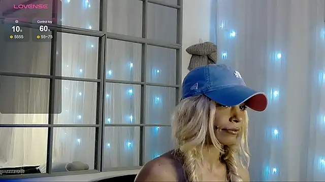 SarahRaynex webcam