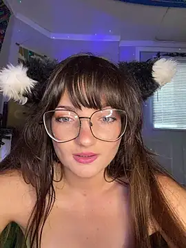 urpuppymoon - Urpuppymoon's free webcam - UK Sex Cams