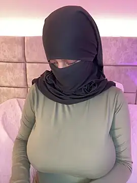 _nadiaa (F young) - breast milk show