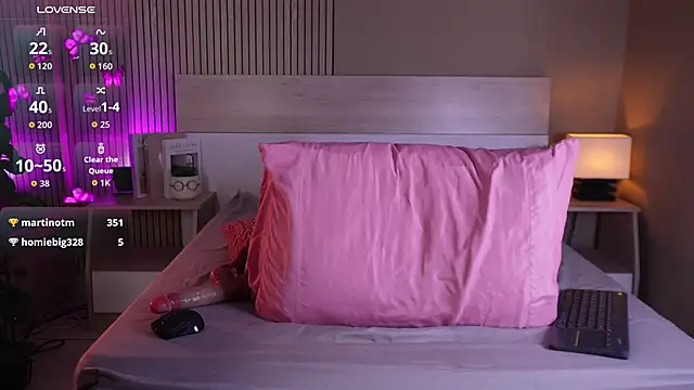 aprilqueenie webcam
