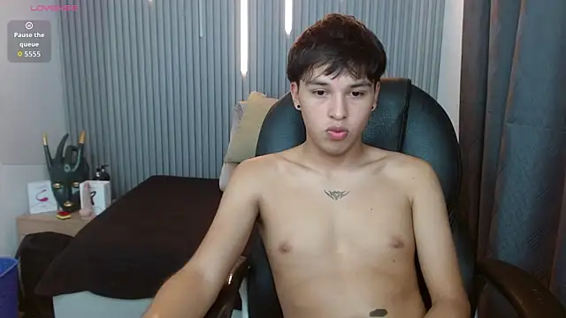 StiwenTwink webcam