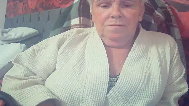 Playful_MILF_Demi webcam
