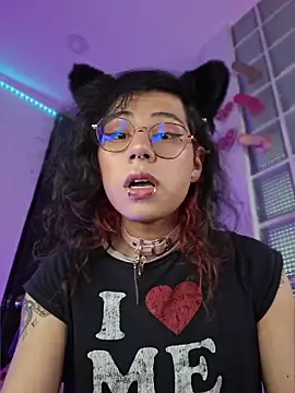 Sweet-SharoKitty webcam