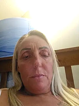 theblondecocklover webcam