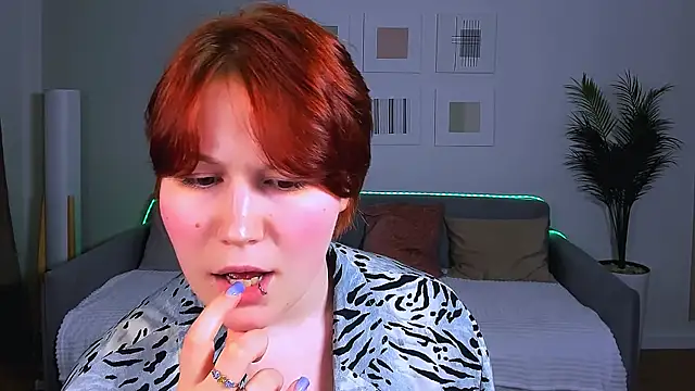 MiaLacrice webcam
