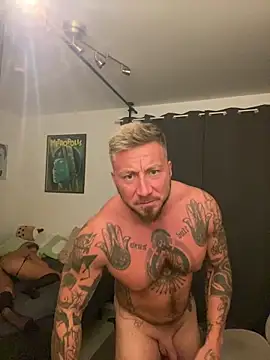 HotHotPursuit1 webcam