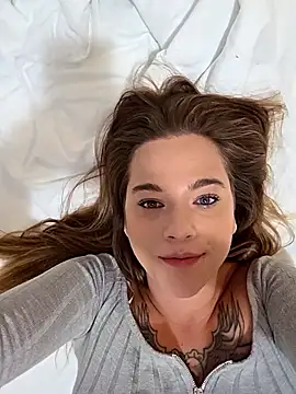 Luna_Lynn webcam