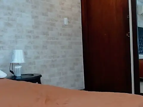 DarkHoneey23 webcam