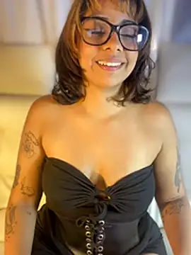 LeylaKnox webcam