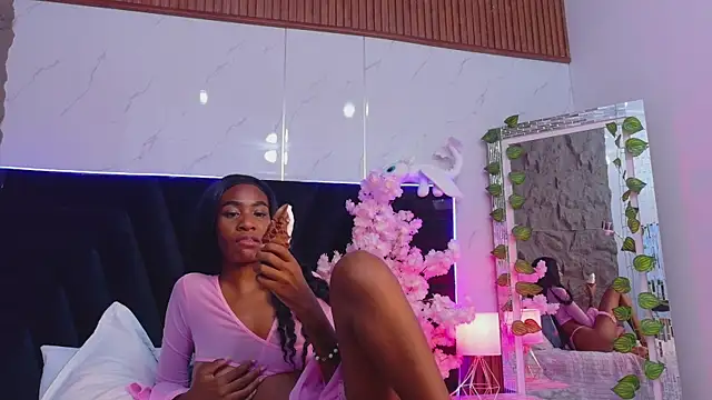 EbonyCoWorker webcam