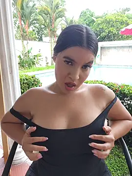 Pretty_Julieta webcam