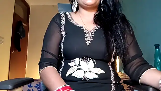 YourDesi_Laila_