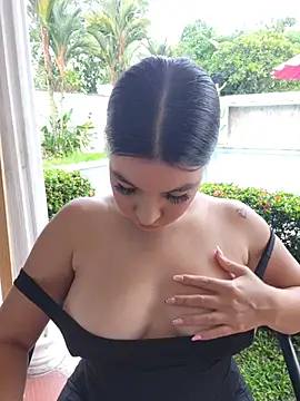 Pretty_Julieta webcam