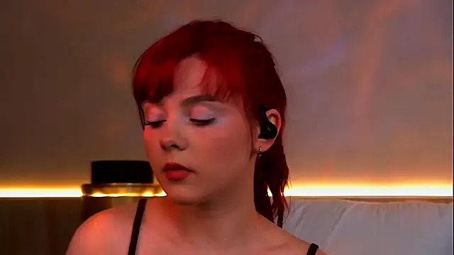 Nora__Ray webcam