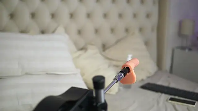 AprilHadid webcam