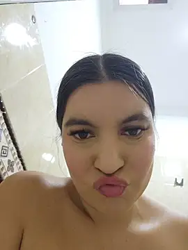Pretty_Julieta webcam