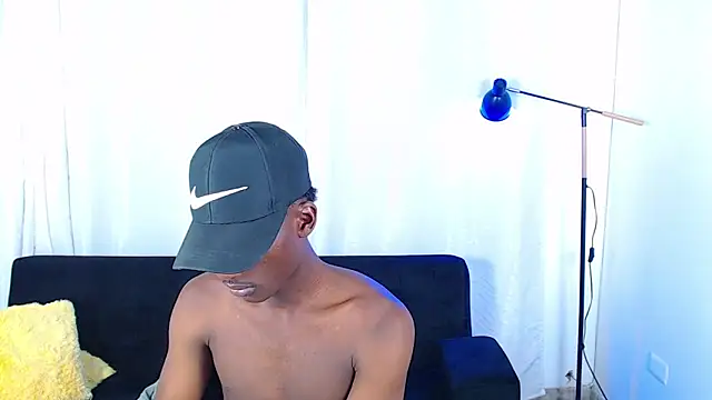 alexaandro18 webcam