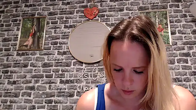SexyMilf_1987 Live Webcam on Stripchat