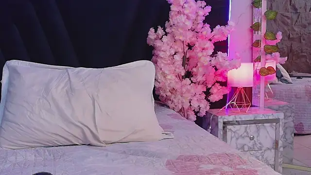 EbonyCoWorker webcam