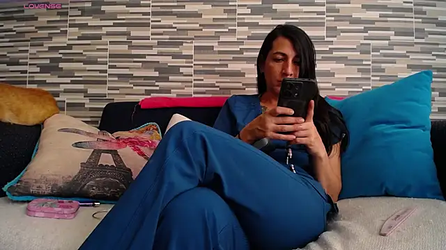 VioletaGomez_Co live cam on StripChat