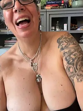 dieseldame1313 webcam