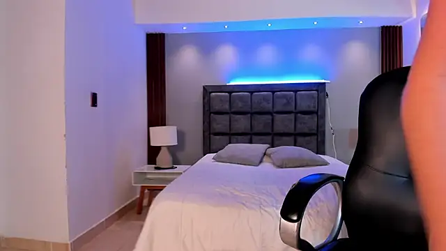 zoe_linss webcam